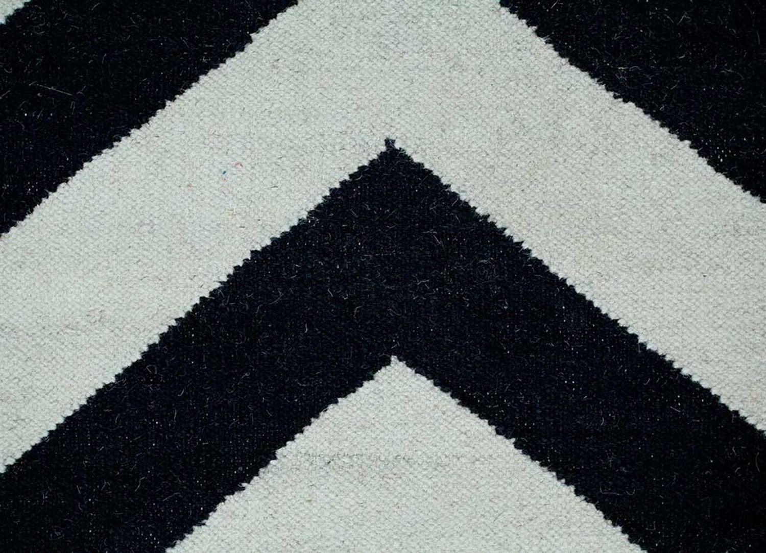 Wollteppich - 240 x 150 cm - schwarz-weiß - Image 3